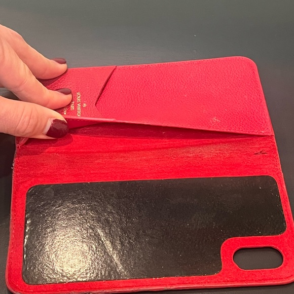 Authentic Louis Vuitton iPhone X/XS Case - Picture 3 of 16